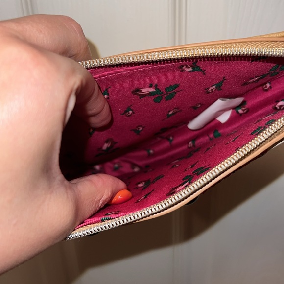 BETSEY JOHNSON | Pizza Purse - Picture 9 of 9